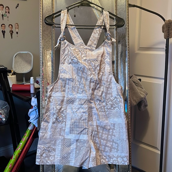 NWT So juniors utility shortall size medium - Picture 1 of 5